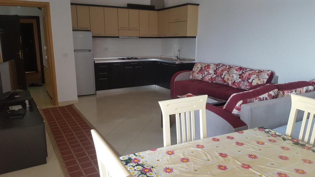 Faik Shehu Apartments Durrës Exteriör bild